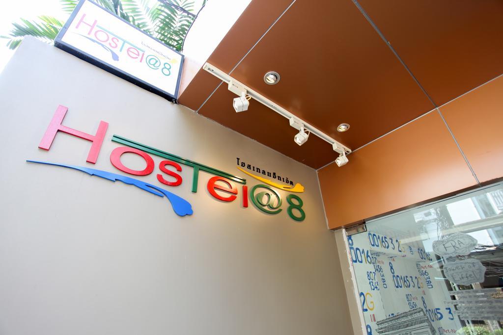 Hostel 8 Sukhumvit Soi 8 Bangkok Exterior foto