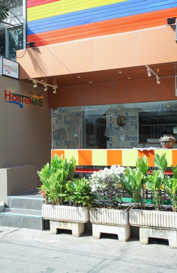 Hostel 8 Sukhumvit Soi 8 Bangkok Exterior foto